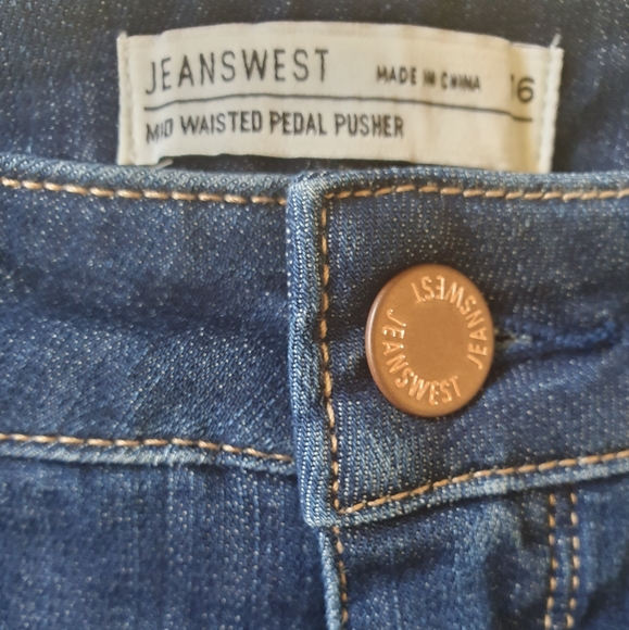 Jeanswest Denim Pedal Pusher Shorts Size 16 - Picture 3 of 4